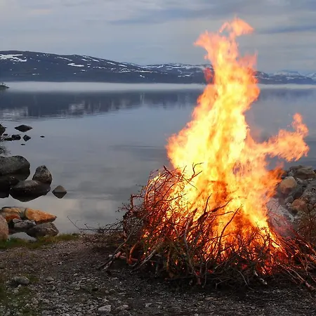 Kilpisjaerven Tunturimajat Hébergement de vacances *